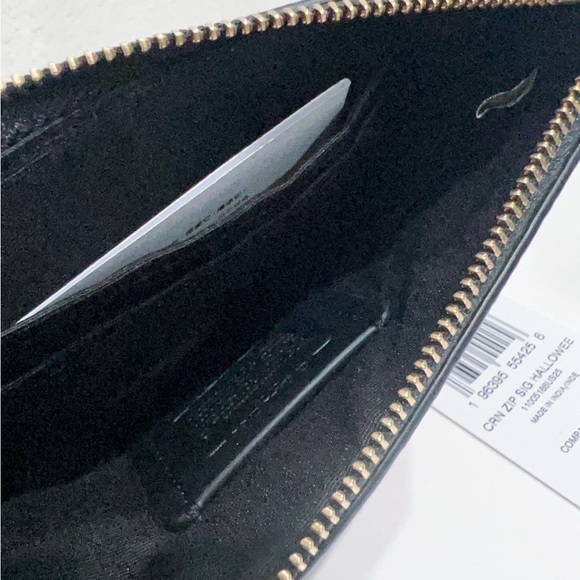 🎃👻 🐈⬛ Coach Signature Halloween Wristlet in Brown and Black - Picture 3 of 4